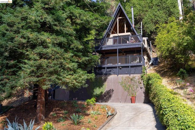 6201 Thornhill Dr, Oakland, CA 94611