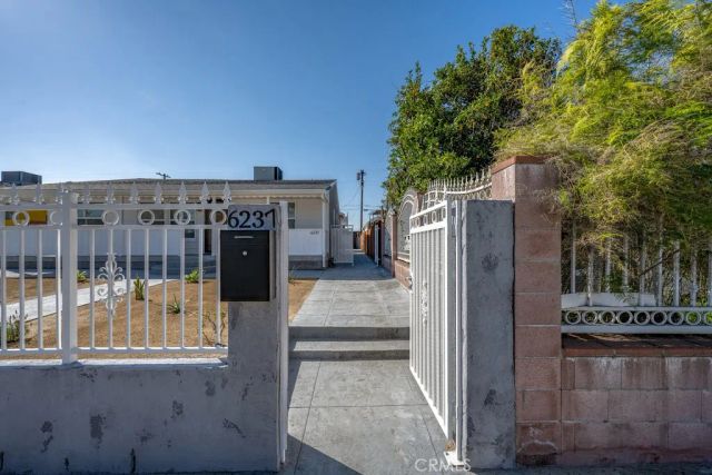 6237 Agnes Avenue, North Hollywood, CA 91606