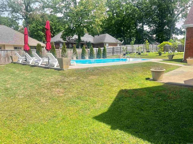 602 River Oaks Boulevard, Searcy, AR 72143