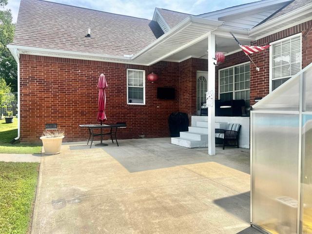 602 River Oaks Boulevard, Searcy, AR 72143
