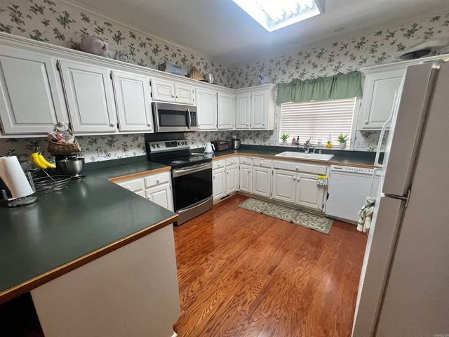 602 River Oaks Boulevard, Searcy, AR 72143