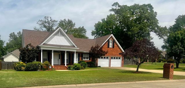 602 River Oaks Boulevard, Searcy, AR 72143