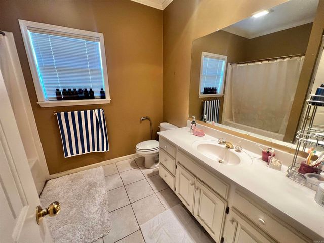 602 River Oaks Boulevard, Searcy, AR 72143