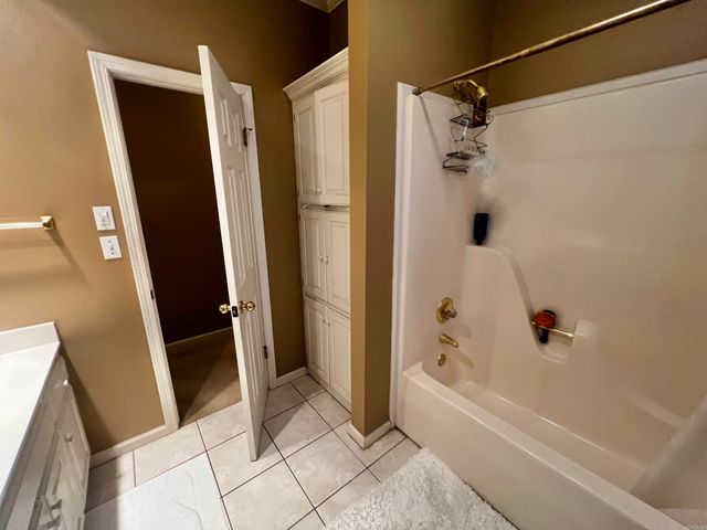 602 River Oaks Boulevard, Searcy, AR 72143