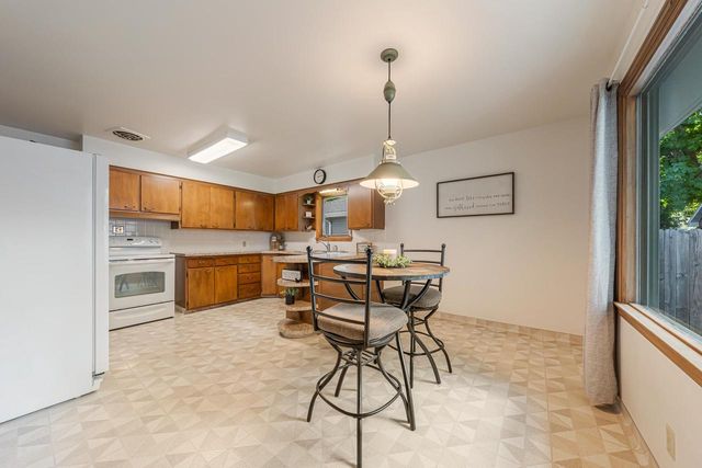 1519 W COMMERCIAL STREET, Appleton, WI 54914