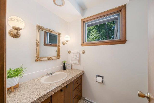 1519 W COMMERCIAL STREET, Appleton, WI 54914