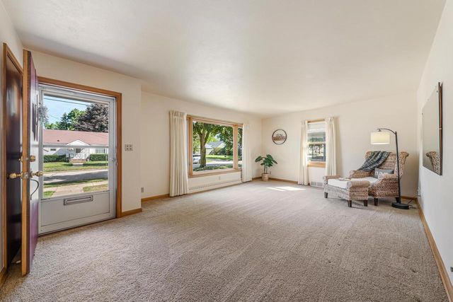 1519 W COMMERCIAL STREET, Appleton, WI 54914