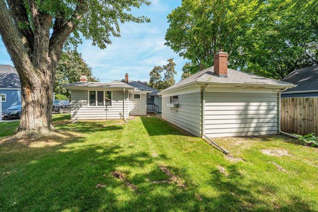 1519 W COMMERCIAL STREET, Appleton, WI 54914