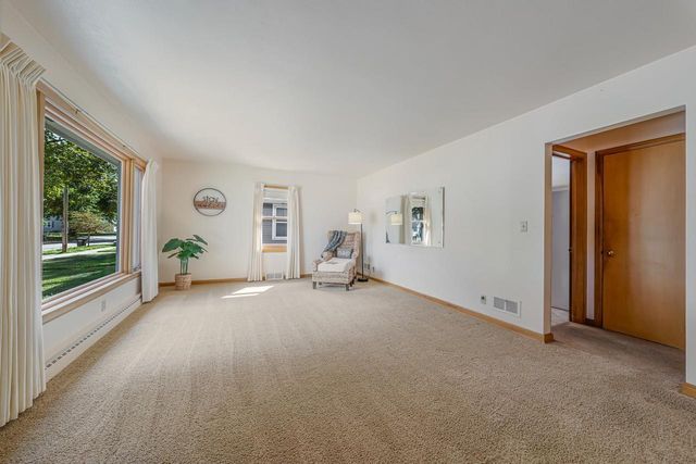 1519 W COMMERCIAL STREET, Appleton, WI 54914
