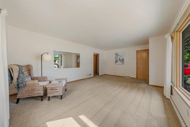 1519 W COMMERCIAL STREET, Appleton, WI 54914