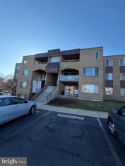 418 GIRARD ST #302, Gaithersburg, MD 20877