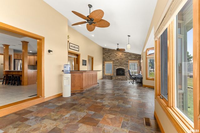 2035 EL CAMINO Drive, Pekin, IL 61554