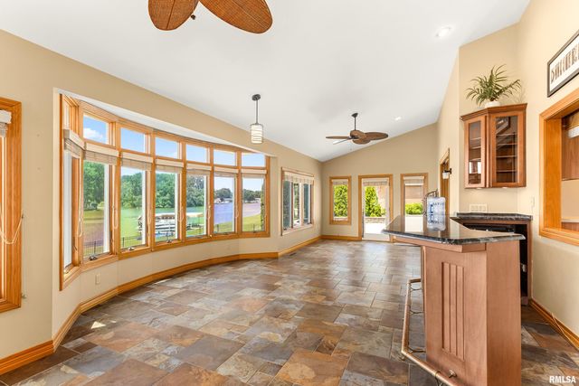 2035 EL CAMINO Drive, Pekin, IL 61554