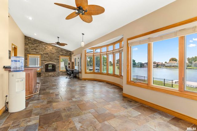 2035 EL CAMINO Drive, Pekin, IL 61554