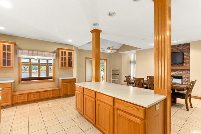 2035 EL CAMINO Drive, Pekin, IL 61554