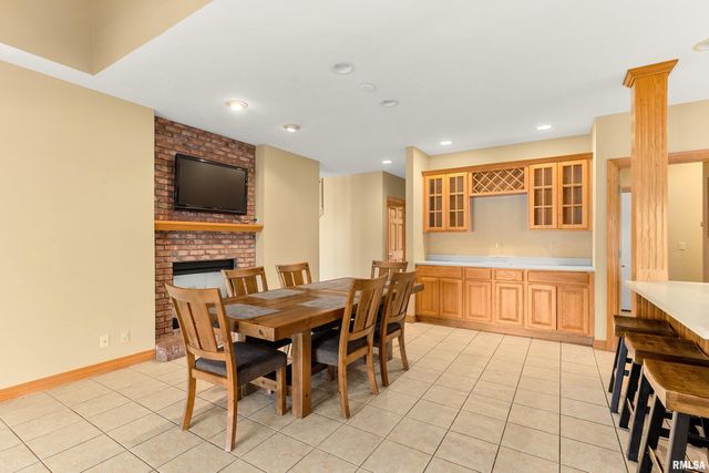 2035 EL CAMINO Drive, Pekin, IL 61554