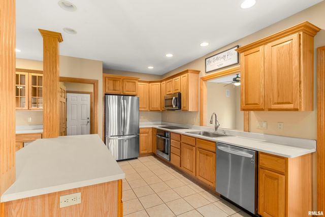 2035 EL CAMINO Drive, Pekin, IL 61554