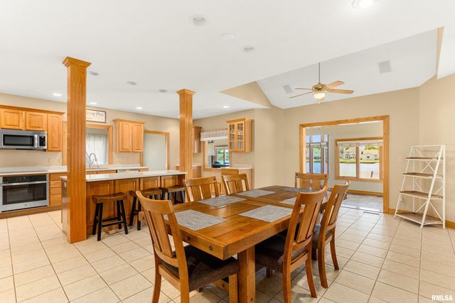 2035 EL CAMINO Drive, Pekin, IL 61554