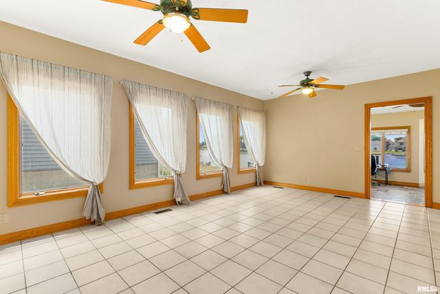 2035 EL CAMINO Drive, Pekin, IL 61554