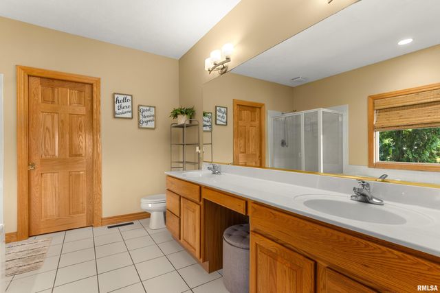 2035 EL CAMINO Drive, Pekin, IL 61554