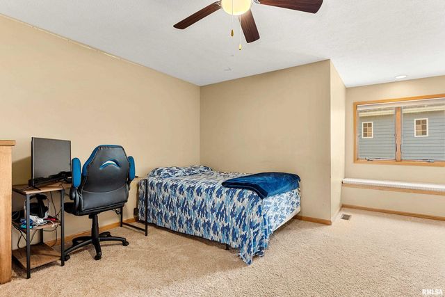 2035 EL CAMINO Drive, Pekin, IL 61554