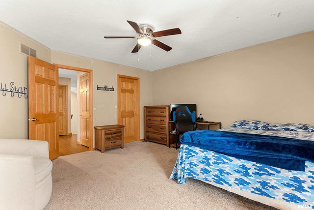 2035 EL CAMINO Drive, Pekin, IL 61554