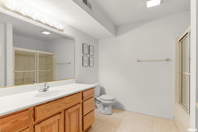 2035 EL CAMINO Drive, Pekin, IL 61554