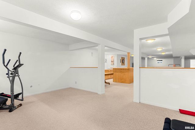 2035 EL CAMINO Drive, Pekin, IL 61554