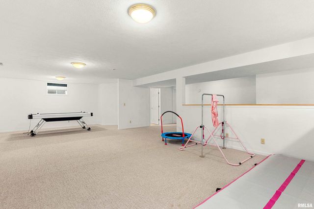 2035 EL CAMINO Drive, Pekin, IL 61554