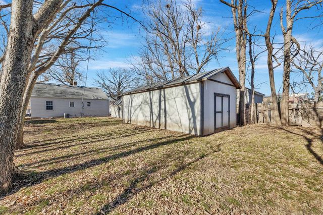 640 S Lorraine Ave, Wichita, KS 67211