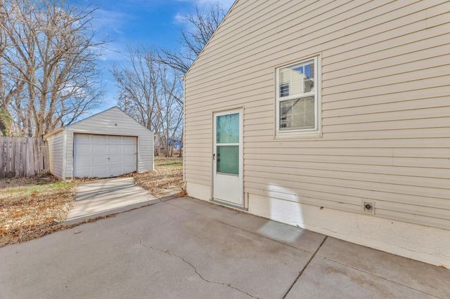 640 S Lorraine Ave, Wichita, KS 67211