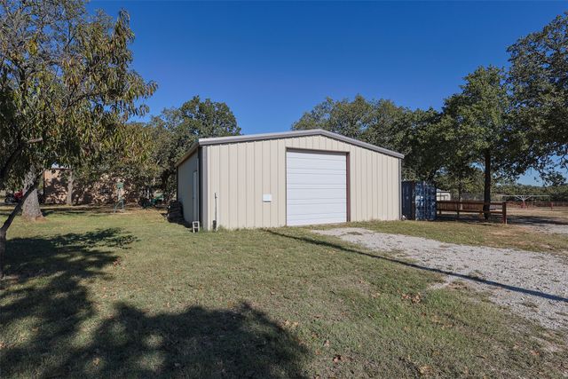 111 Deerfield Road, Paradise, TX 76073
