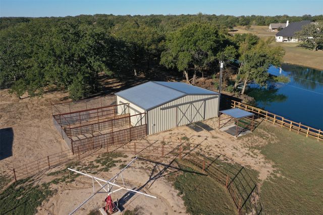 111 Deerfield Road, Paradise, TX 76073