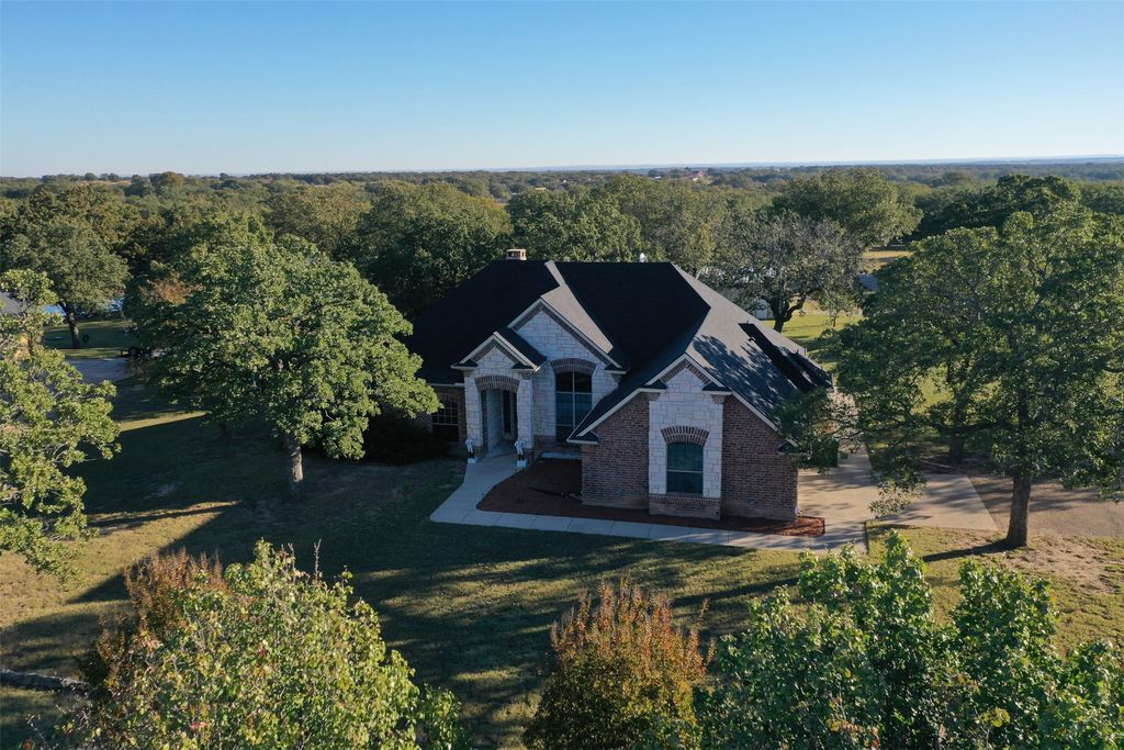 111 Deerfield Road, Paradise, TX 76073