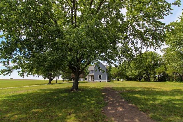 18207 X Avenue, Dike, IA 50624