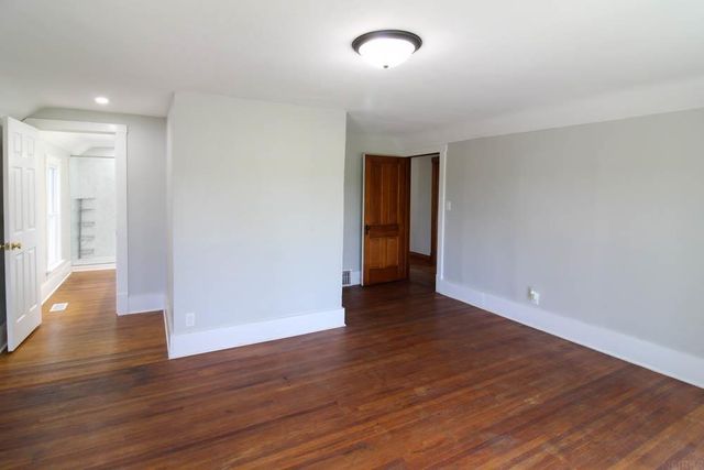 18207 X Avenue, Dike, IA 50624