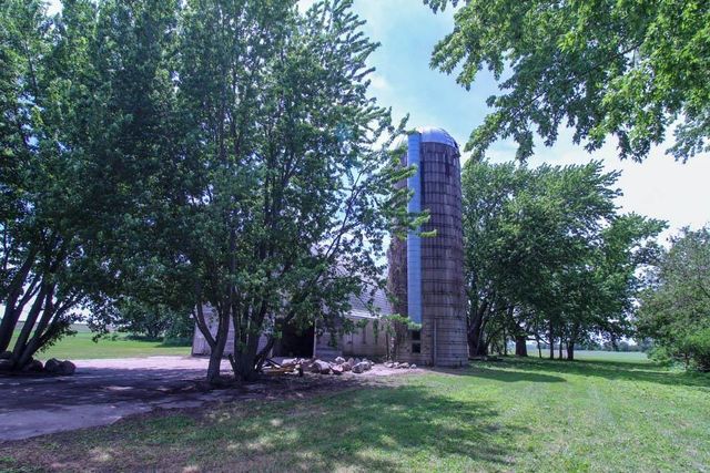 18207 X Avenue, Dike, IA 50624