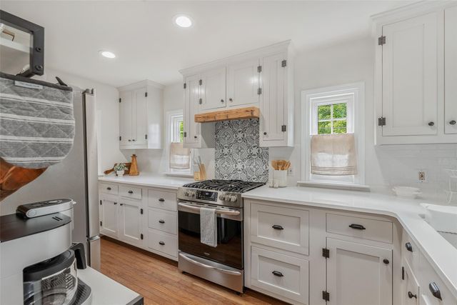 1506 E Washington Ave, Navasota, TX 77868