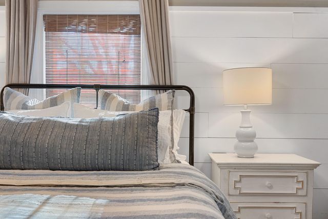 1506 E Washington Ave, Navasota, TX 77868