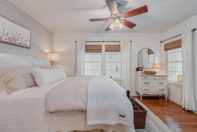 1506 E Washington Ave, Navasota, TX 77868