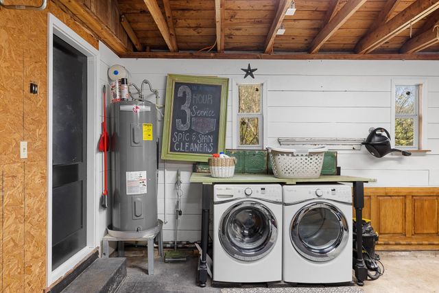 1506 E Washington Ave, Navasota, TX 77868