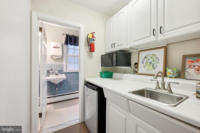 41 KINGS HWY N, Cherry Hill, NJ 08034