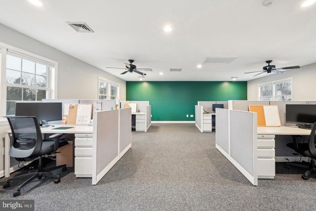 41 KINGS HWY N, Cherry Hill, NJ 08034