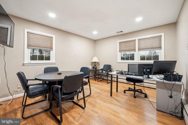 41 KINGS HWY N, Cherry Hill, NJ 08034