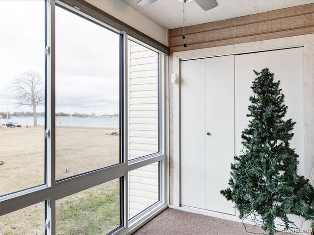 1700 River Road 9, Marysville, MI 48040