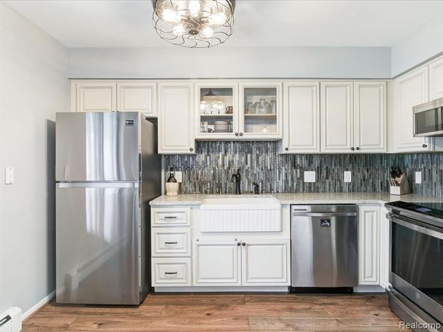 1700 River Road 9, Marysville, MI 48040