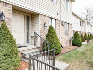 1700 River Road 9, Marysville, MI 48040