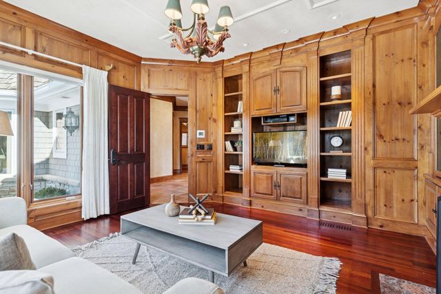 4708 Annaway Drive, Edina, MN 55436