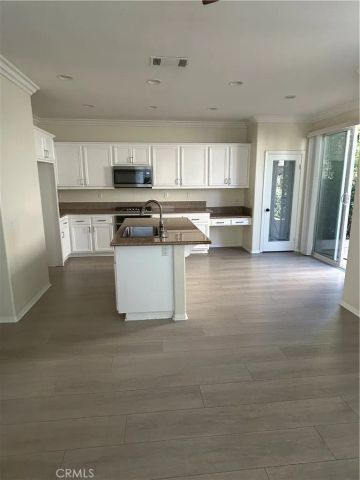 28900 Via Adelena, Valencia, CA 91354