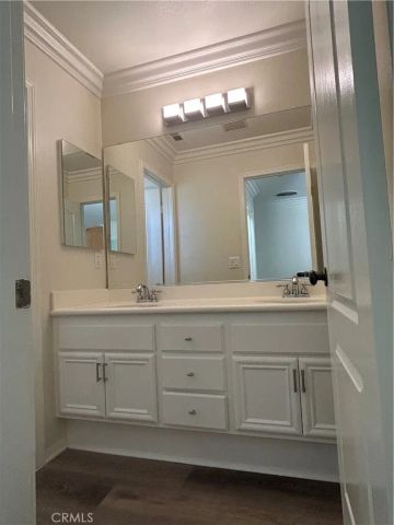 28900 Via Adelena, Valencia, CA 91354